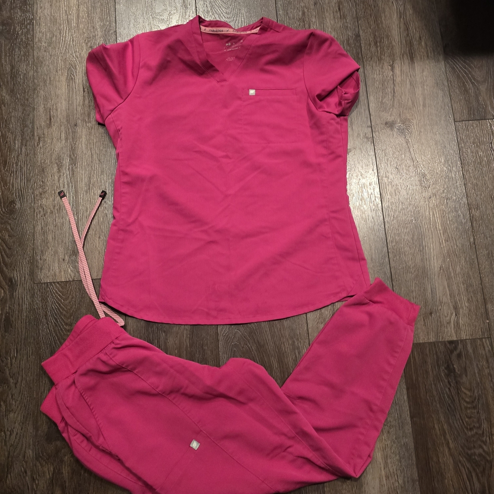 XSOLDX Fabletics Magenta V-Neck Top
